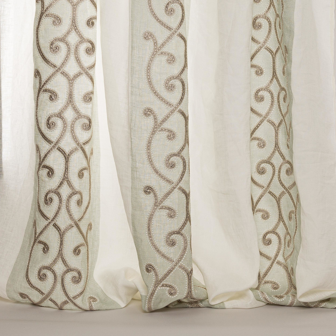 Aragon Sheer от Colefax and Fowler